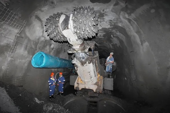 煤礦(kuang)機械的(de)分類及(ji)細分設(she)備都有(yǒu)哪些